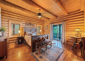 4 slaapkamers, een strijkplank/strijkijzer, gratis wifi, beddengoed