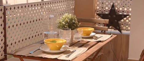 屋外ダイニングエリア