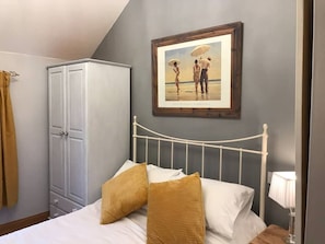 3 عدّة غرف نوم ومكواة/لوح كي وواي فاي مجانًا وملاءات أسرّة