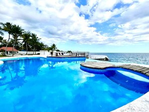 Utomhuspool