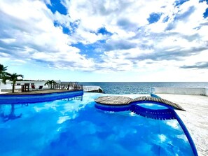 Utomhuspool