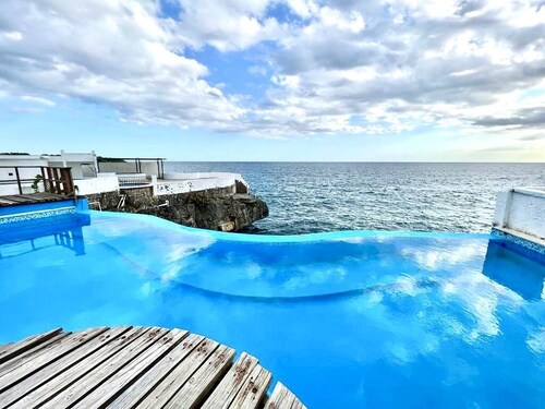 ON THE CARIBBEAN SEA - CRYSTAL APARTMENT