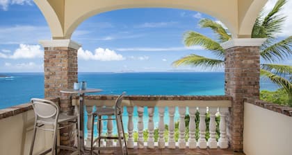 Private villa w/ 5 oceanfront suites, heated pool