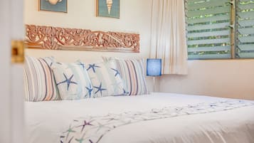 1 habitación, tabla de planchar con plancha y cuna de viaje