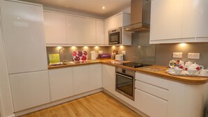 Cottage | Dapur peribadi | Peti sejuk, ketuhar gelombang mikro, mesin basuh pinggan mangkuk 