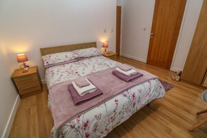 Cottage | 1 bedroom, individually decorated, individually furnished, free WiFi