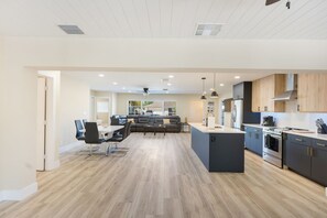 Interior - 6880 Managed By Brampton Park (Lake Worth)