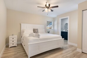 4 bedrooms, desk, iron/ironing board, travel cot