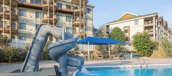 An amazing twist of luxury and outdoor paradise awaits you at Paradise Point....