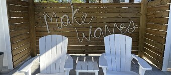 *Salty Sol*-Heated Pool, Golf Cart available to rent, short walk to the beach!🏝