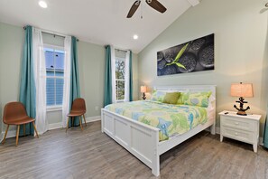 4 bedrooms, iron/ironing board, WiFi, bed sheets - Brand new home with Beautiful beach views (Gulfport)