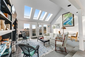 TV, fireplace, DVD player, books