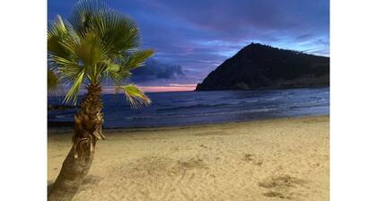 Elegance 103 one bedroom near the beach