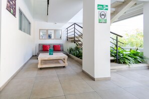 Lobby sitting area - Ayenda Panamericana (Manizales)