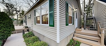 Mariner's Reach with Epic Water View. Pet Friendly Fenced-In Yard.