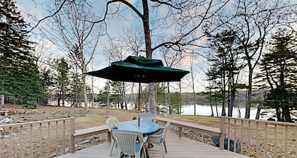 Mariner's Reach with Epic Water View. Pet Friendly Fenced-In Yard.
