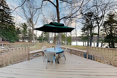 Waterfront Retreat on Maine’s Coast | Pet-Friendly | Private + Guest Suite