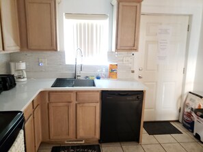 Fridge, microwave, oven, stovetop - Monthly winter rates. Ground floor. Heart of Surf City. 515 N. Shore Dr. Apt. #3 (Surf City)