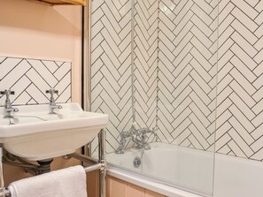 Towels - Yew Tree House Cottage (New Romney)