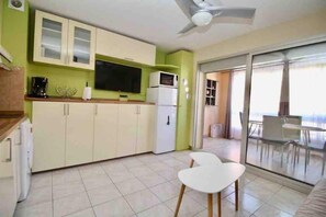 Interior - Superb T2 near beach with parking and swimming pool (Canet-en-Roussillon)