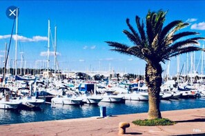 Marina - Superb T2 near beach with parking and swimming pool (Canet-en-Roussillon)