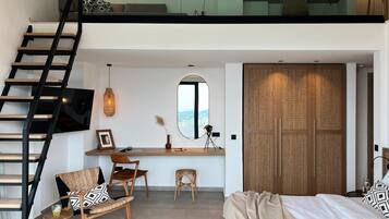 6 bedrooms, in-room safe, desk, soundproofing