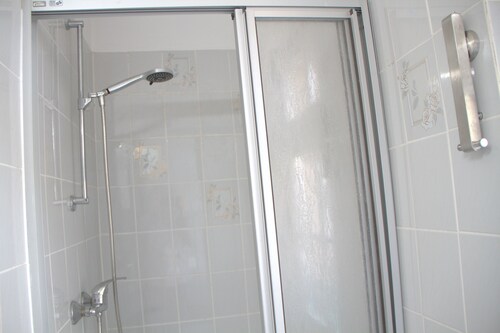Ferienwohnung fĂŒr 4 GĂ€ste mit 2 Schlafzimmern in Lochwitz