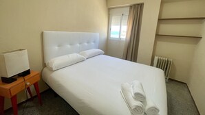 2 多间卧室、床单