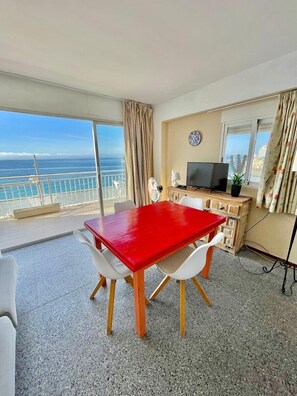 Dining - SEAFRONT OLD TOWN R104 (Benidorm)