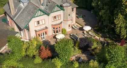 Gorgeous Arts & Craft period house with 8 ensuite bedrooms