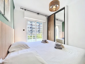 2 chambres, fer et planche à repasser, lit parapluie, Wi-Fi