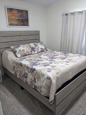 2 bedrooms, desk, free WiFi, bed sheets