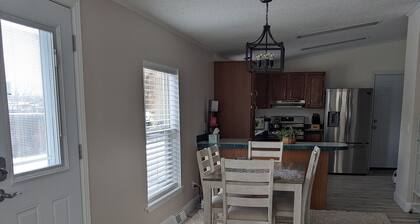 Cheerful 2 bedroom 2 bath home in Sheridan.