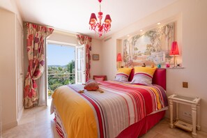 6 Schlafzimmer, Schreibtisch, Bügeleisen/Bügelbrett, kostenloses WLAN