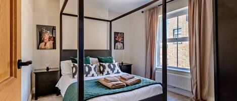 3 bedrooms, iron/ironing board, WiFi