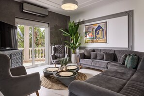 Smart-TV, Kamin, Videospiele, DVD-Player