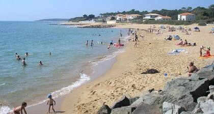 Comfortable house near town center and beaches