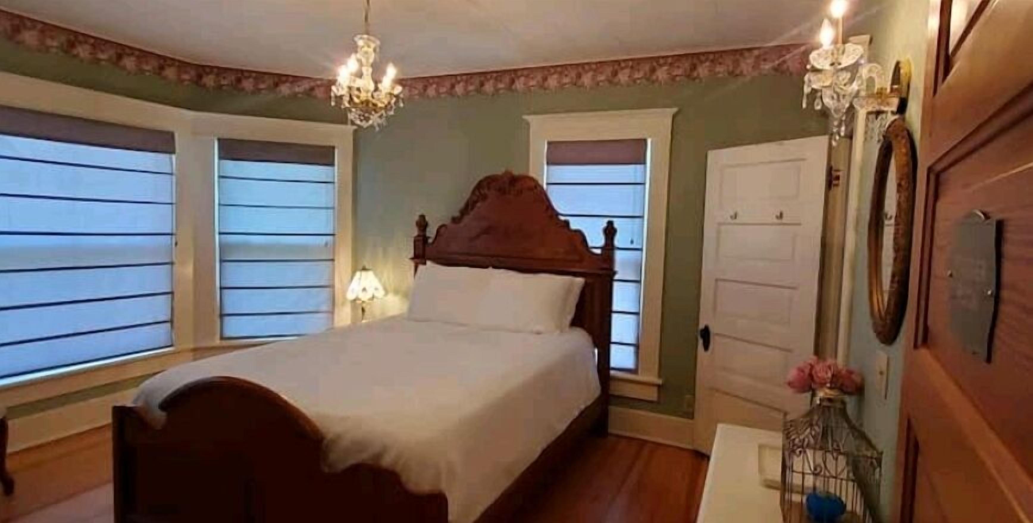 Go back in time! A BEAUTIFUL, 1911 home is 2 blocks from shopping