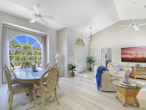 Badger house, full refund*, heated pool, sleeps 6