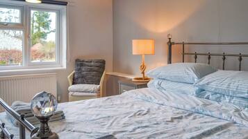 3 bedrooms, free WiFi, bed sheets