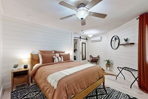 3 habitaciones, tabla de planchar con plancha, cuna de viaje y wifi 