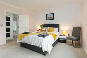 6 多间卧室、熨斗/熨衣板、免费 WiFi、床单