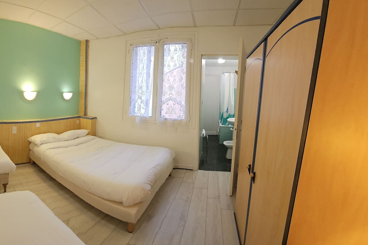 Classic Quadruple Room