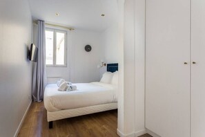 2 bedrooms, iron/ironing board, travel crib, WiFi