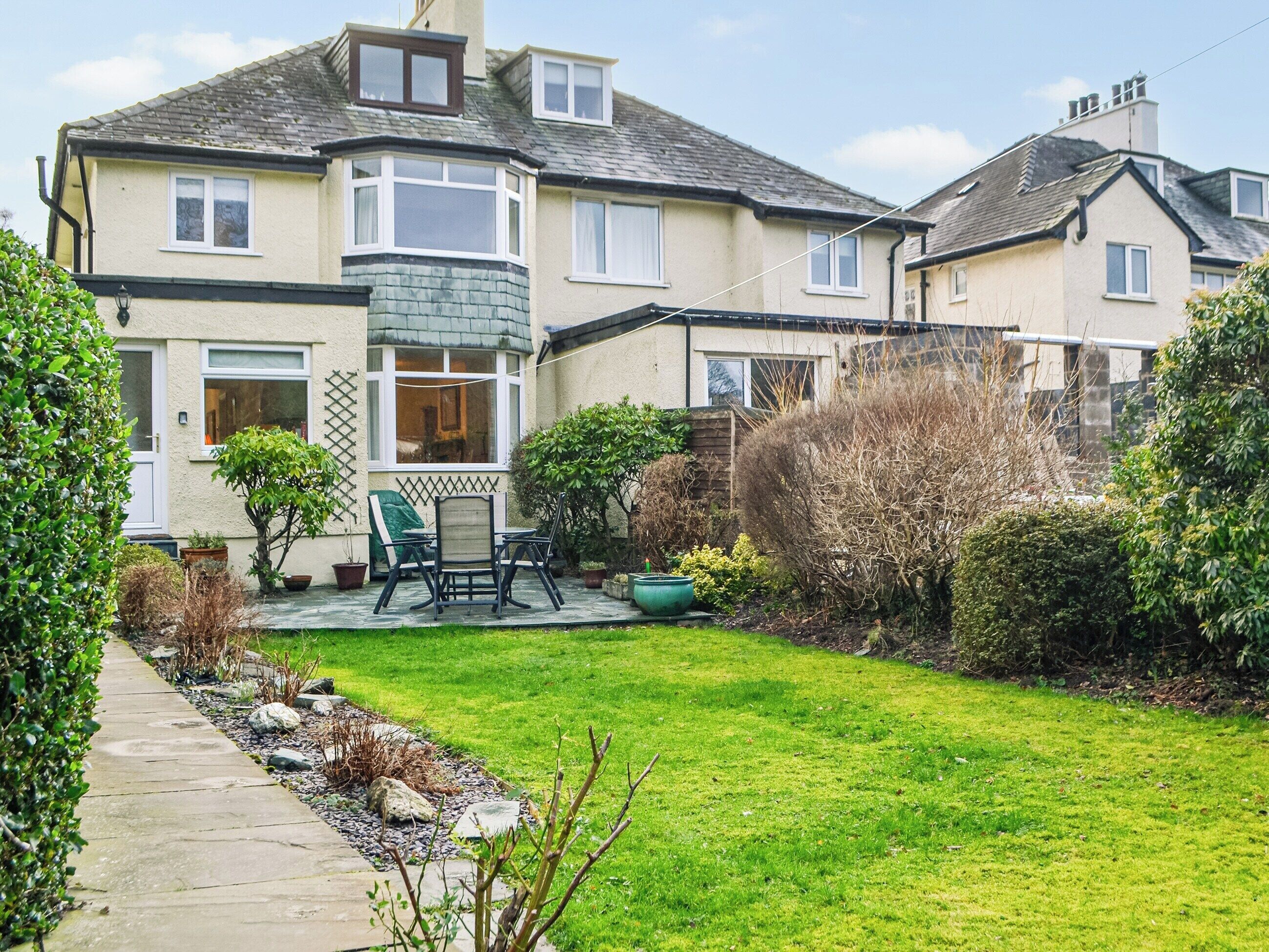 المنشأة من الخارج