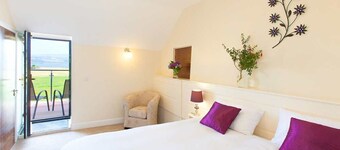 1 bedroom Apt overlooking Waterville Lake