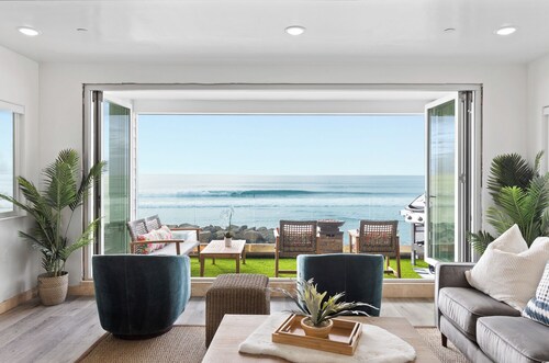 Stunning Beachfront Escape P807-1
