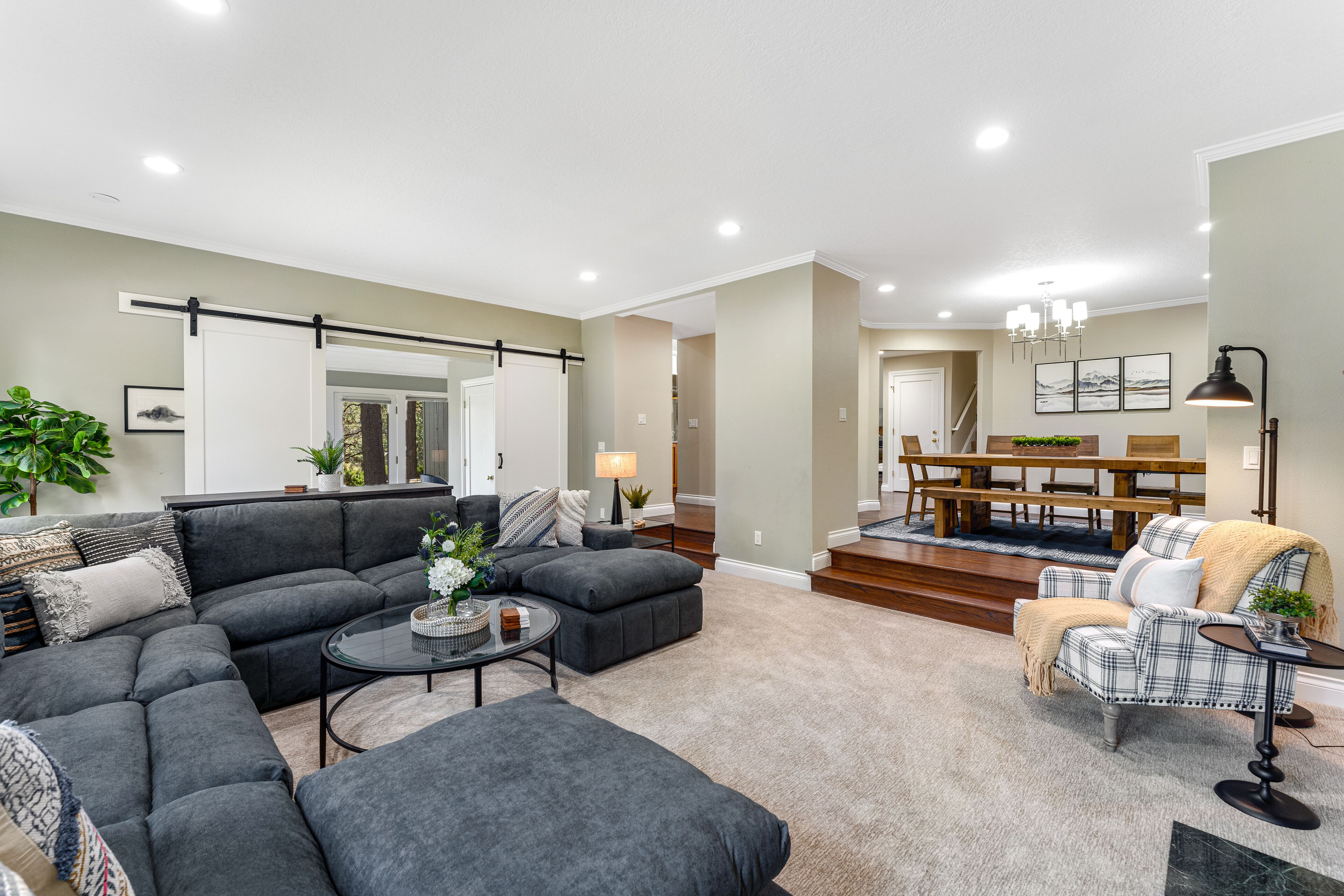 Expansive retreat with pool, private hot tub, fast WiFi, fitness bike & SHARC