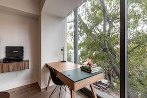 Elite Room | 1 bedroom, individually furnished, iron/ironing board, free WiFi