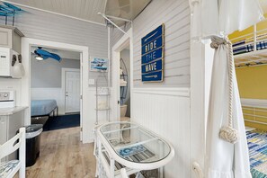 1 bedroom, Internet, bed sheets